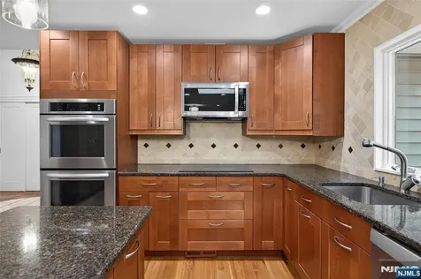 25 Cottontail Trail Upper Saddle River NJ 07458