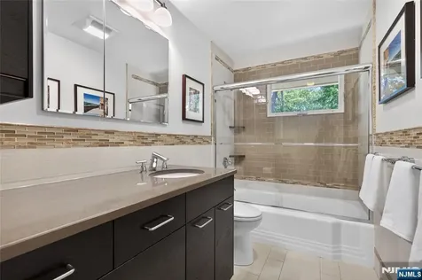 25 Cottontail Trail Upper Saddle River NJ 07458