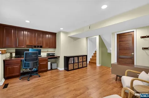 25 Cottontail Trail Upper Saddle River NJ 07458