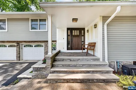 25 Cottontail Trail Upper Saddle River NJ 07458