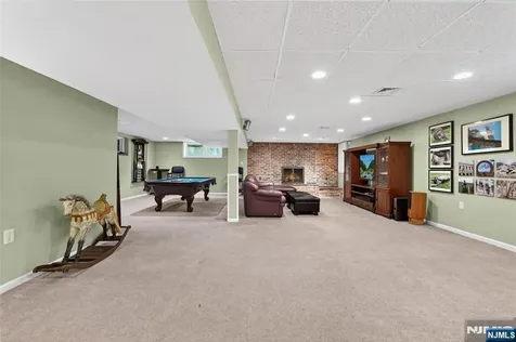 25 Cottontail Trail Upper Saddle River NJ 07458