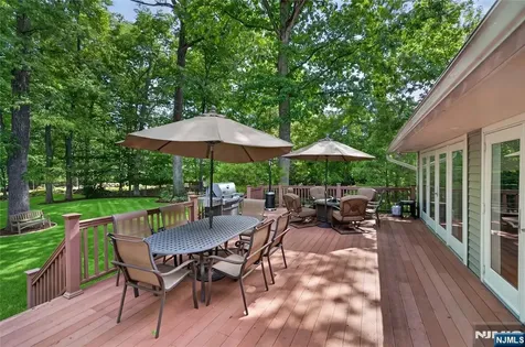 25 Cottontail Trail Upper Saddle River NJ 07458
