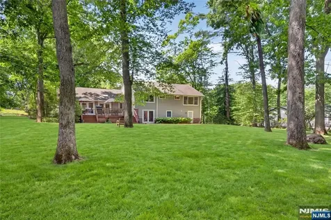 25 Cottontail Trail Upper Saddle River NJ 07458