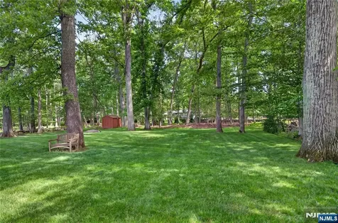 25 Cottontail Trail Upper Saddle River NJ 07458