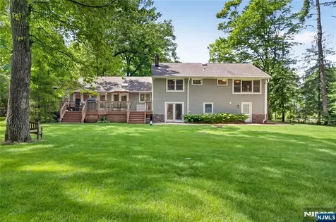 25 Cottontail Trail Upper Saddle River NJ 07458
