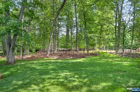 25 Cottontail Trail Upper Saddle River NJ 07458