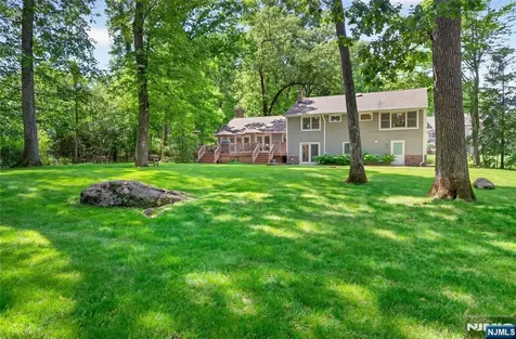 25 Cottontail Trail Upper Saddle River NJ 07458