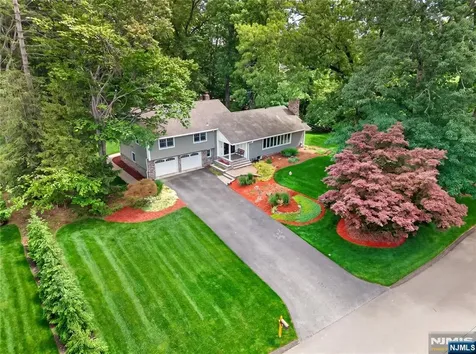25 Cottontail Trail Upper Saddle River NJ 07458