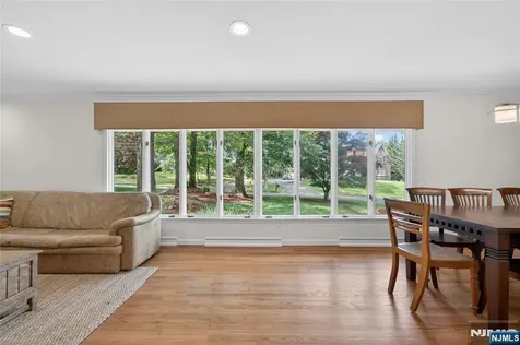 25 Cottontail Trail Upper Saddle River NJ 07458