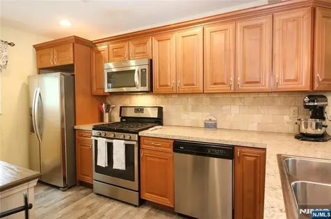 6 Knollwood Road Totowa NJ 07512