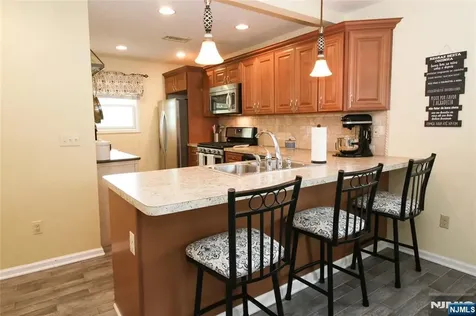 6 Knollwood Road Totowa NJ 07512