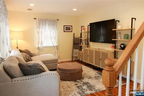 6 Knollwood Road Totowa NJ 07512