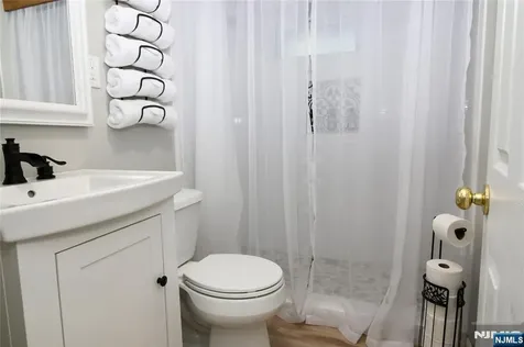 6 Knollwood Road Totowa NJ 07512