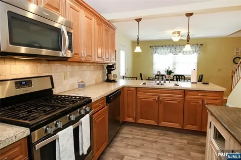 6 Knollwood Road Totowa NJ 07512