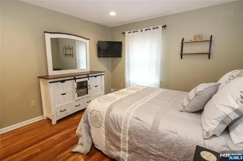 6 Knollwood Road Totowa NJ 07512
