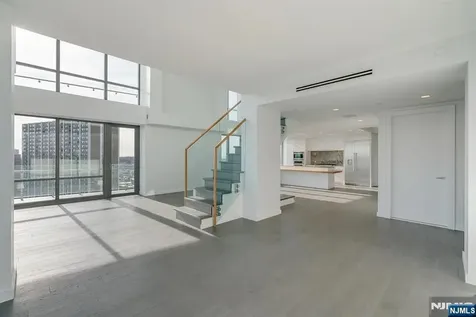320 Adolphus Avenue Cliffside Park NJ 07010
