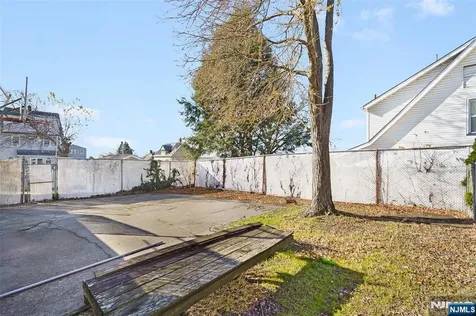 17 Pleasant Kearny NJ 07032