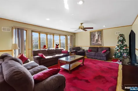 17 Pleasant Kearny NJ 07032