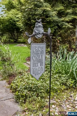 1 Hickory Lane Roseland NJ 07068