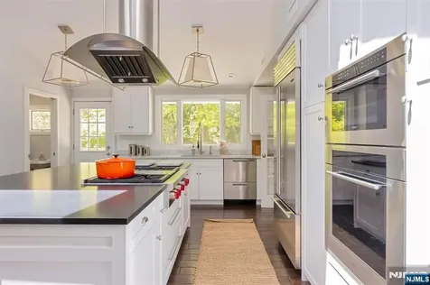 1 Hickory Lane Roseland NJ 07068