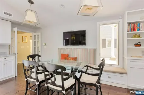 1 Hickory Lane Roseland NJ 07068