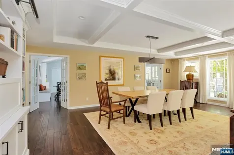 1 Hickory Lane Roseland NJ 07068