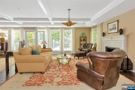 1 Hickory Lane Roseland NJ 07068