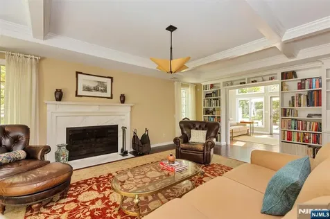 1 Hickory Lane Roseland NJ 07068