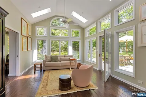 1 Hickory Lane Roseland NJ 07068