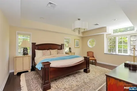 1 Hickory Lane Roseland NJ 07068