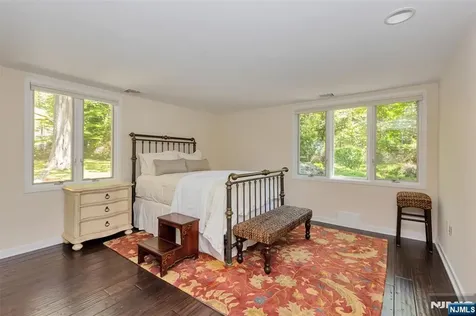 1 Hickory Lane Roseland NJ 07068