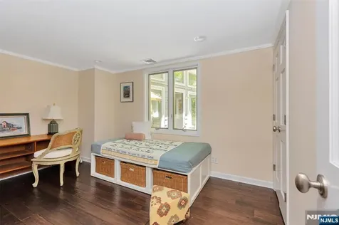 1 Hickory Lane Roseland NJ 07068