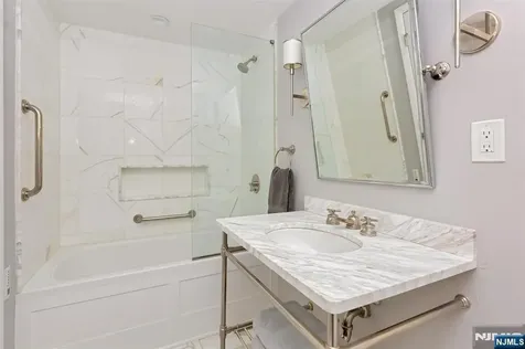 1 Hickory Lane Roseland NJ 07068