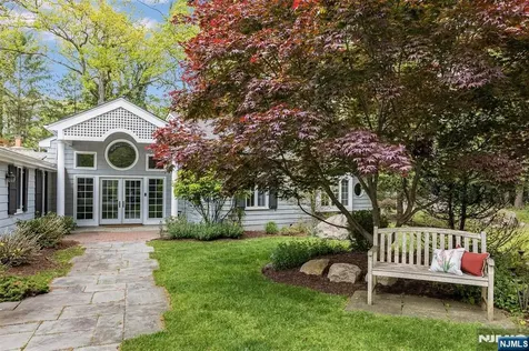 1 Hickory Lane Roseland NJ 07068