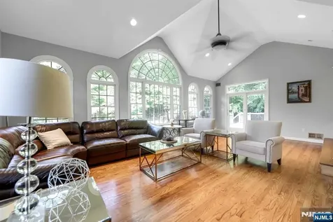 5 Monroe Drive Mahwah NJ 07430