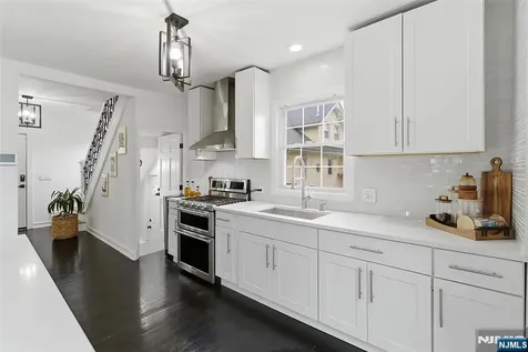 475 Albert Place New Milford NJ 07646