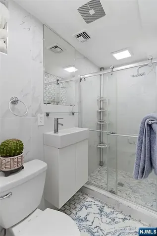 475 Albert Place New Milford NJ 07646
