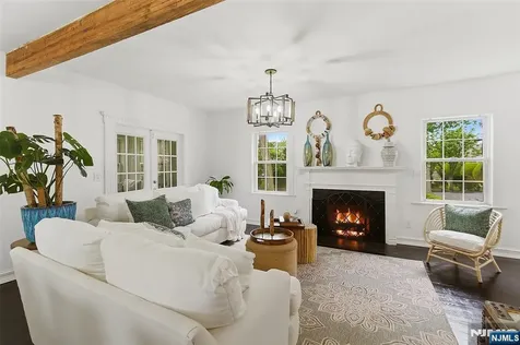 475 Albert Place New Milford NJ 07646