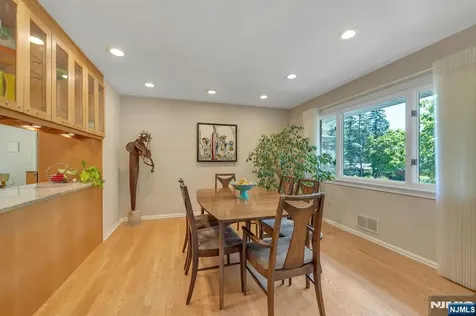 130 Pearl Brook Drive Clifton NJ 07013