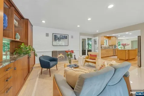 130 Pearl Brook Drive Clifton NJ 07013
