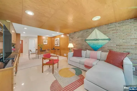 130 Pearl Brook Drive Clifton NJ 07013