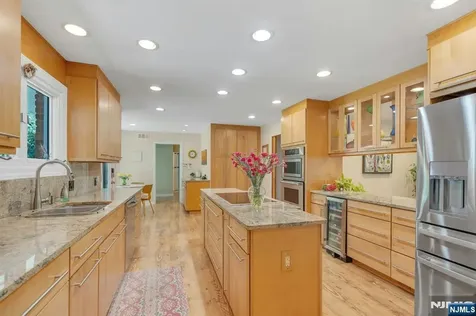 130 Pearl Brook Drive Clifton NJ 07013