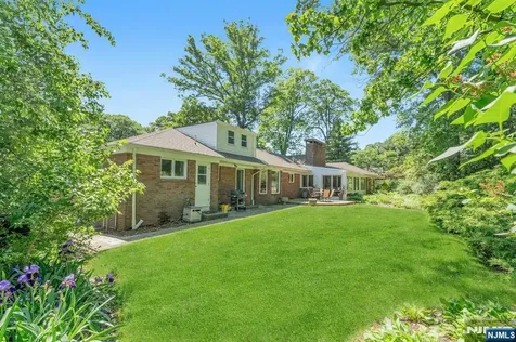 130 Pearl Brook Drive Clifton NJ 07013