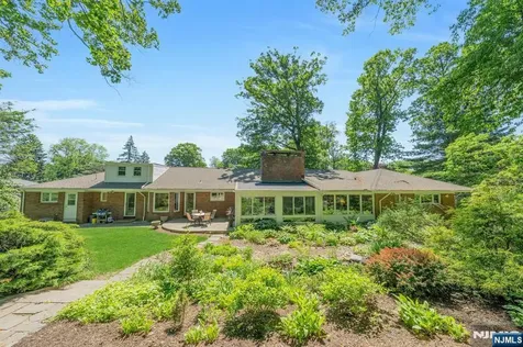 130 Pearl Brook Drive Clifton NJ 07013
