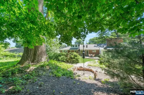 130 Pearl Brook Drive Clifton NJ 07013