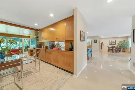 130 Pearl Brook Drive Clifton NJ 07013