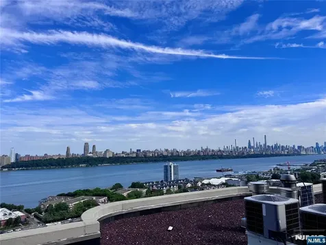 100 Carlyle Cliffside Park NJ 07010