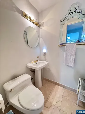 100 Carlyle Cliffside Park NJ 07010