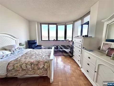 100 Carlyle Cliffside Park NJ 07010