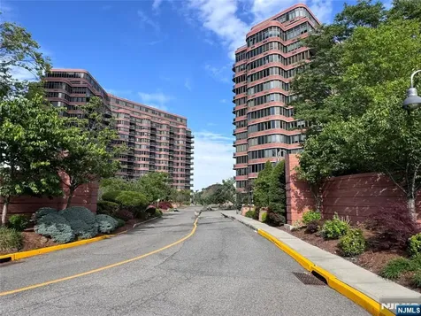 100 Carlyle Cliffside Park NJ 07010